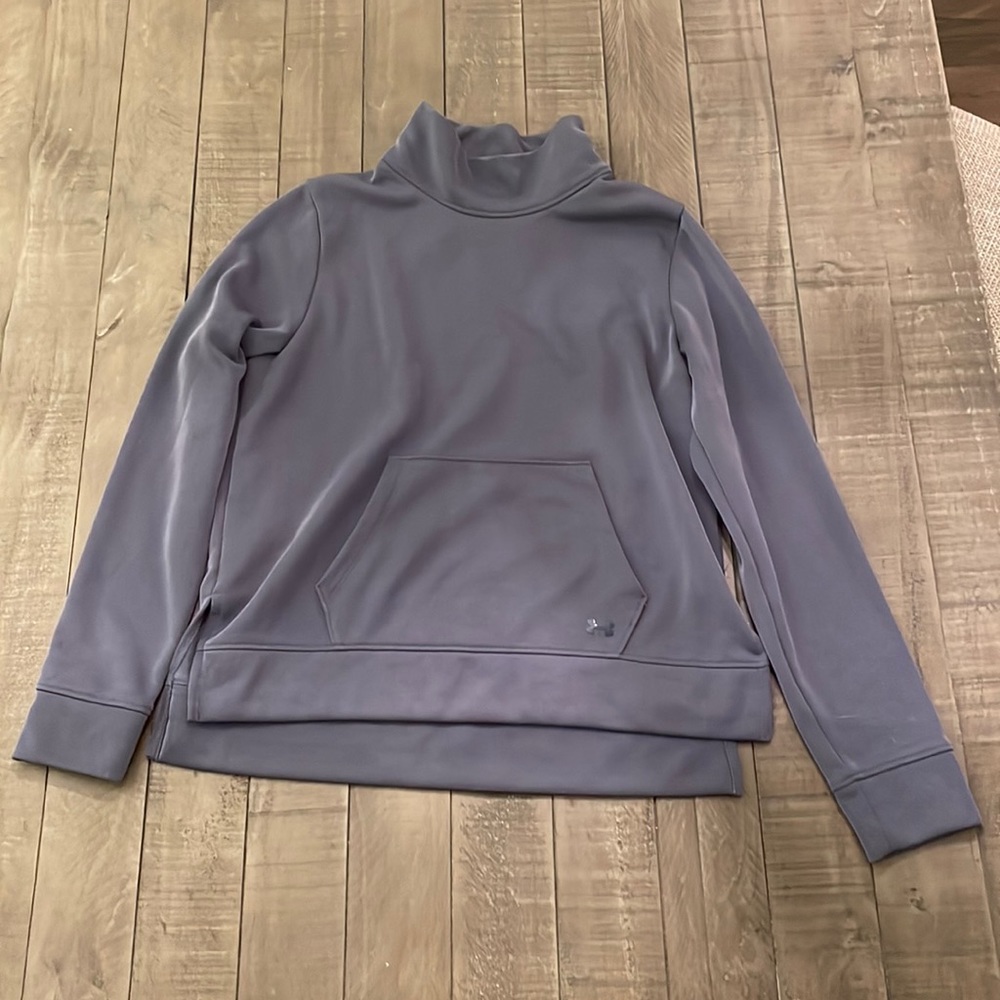 Womens Under Armour sweatshirt